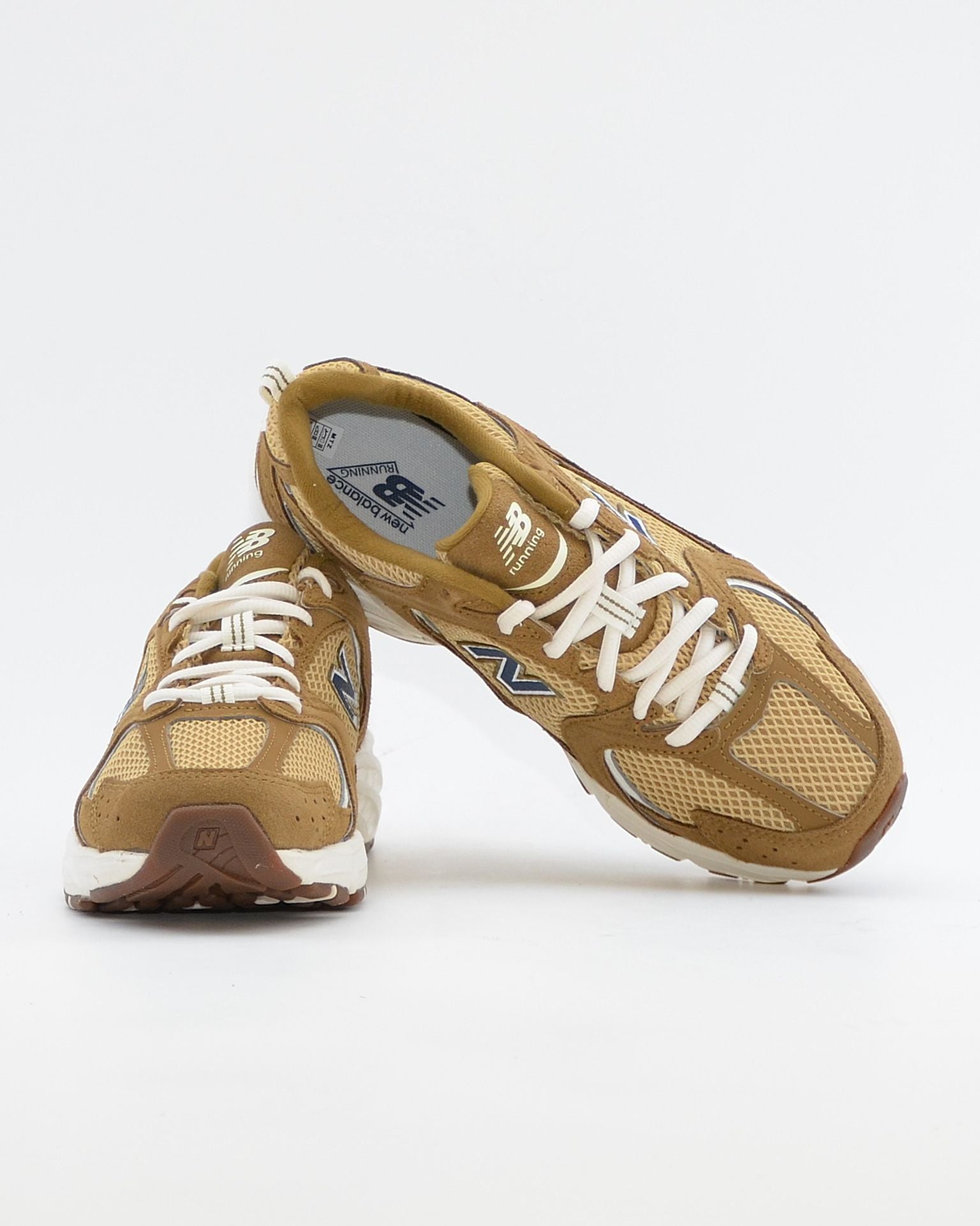 SNEAKERS NEW BALANCE U530 SCC ZAPATILLAS MUJER COLOR CAMEL