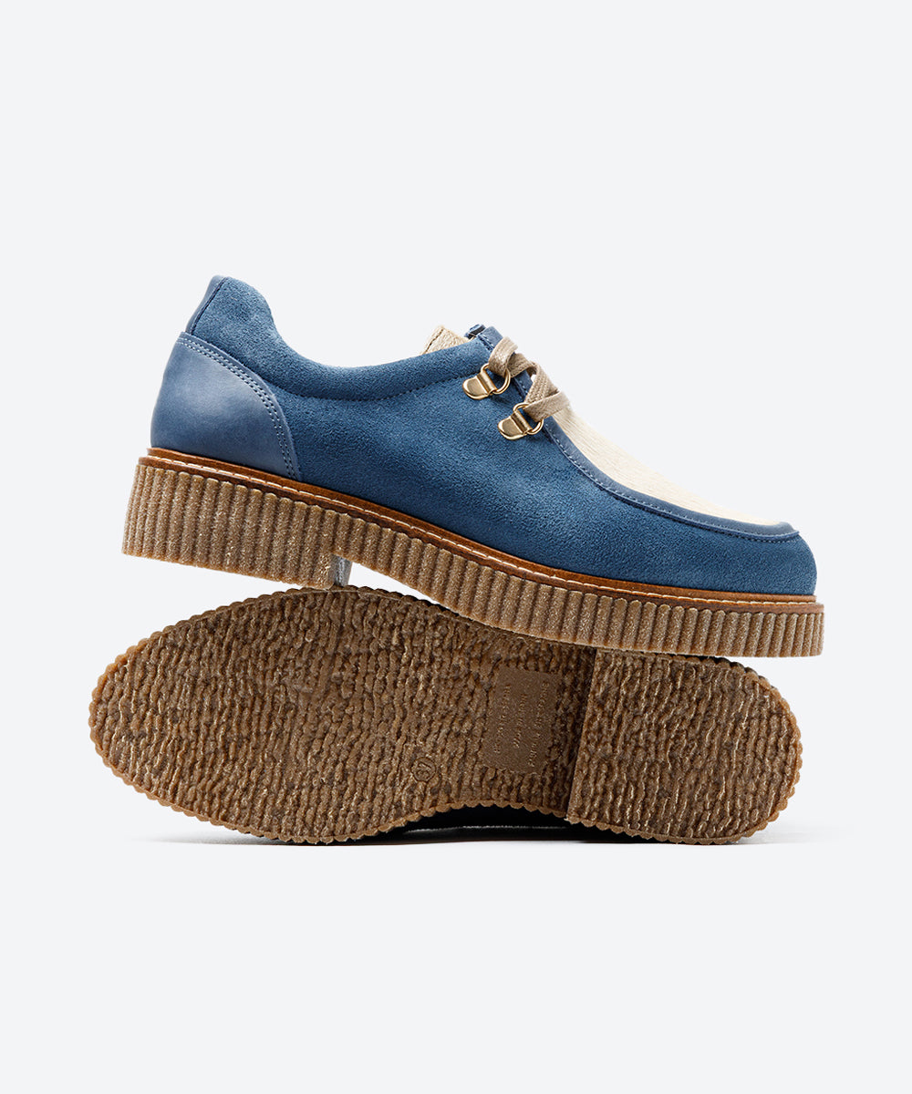 ZAPATO WALLABY SERRAJE AZUL POTRO BEIG LACOMBA IRIS