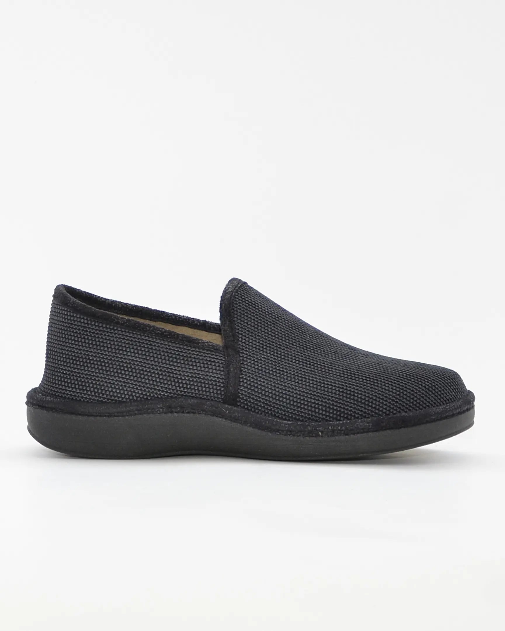 ZAPATILLAS DE CASA CERRADA HOMBRE SALVI 08D-000 DRAKO NEGRO LISO