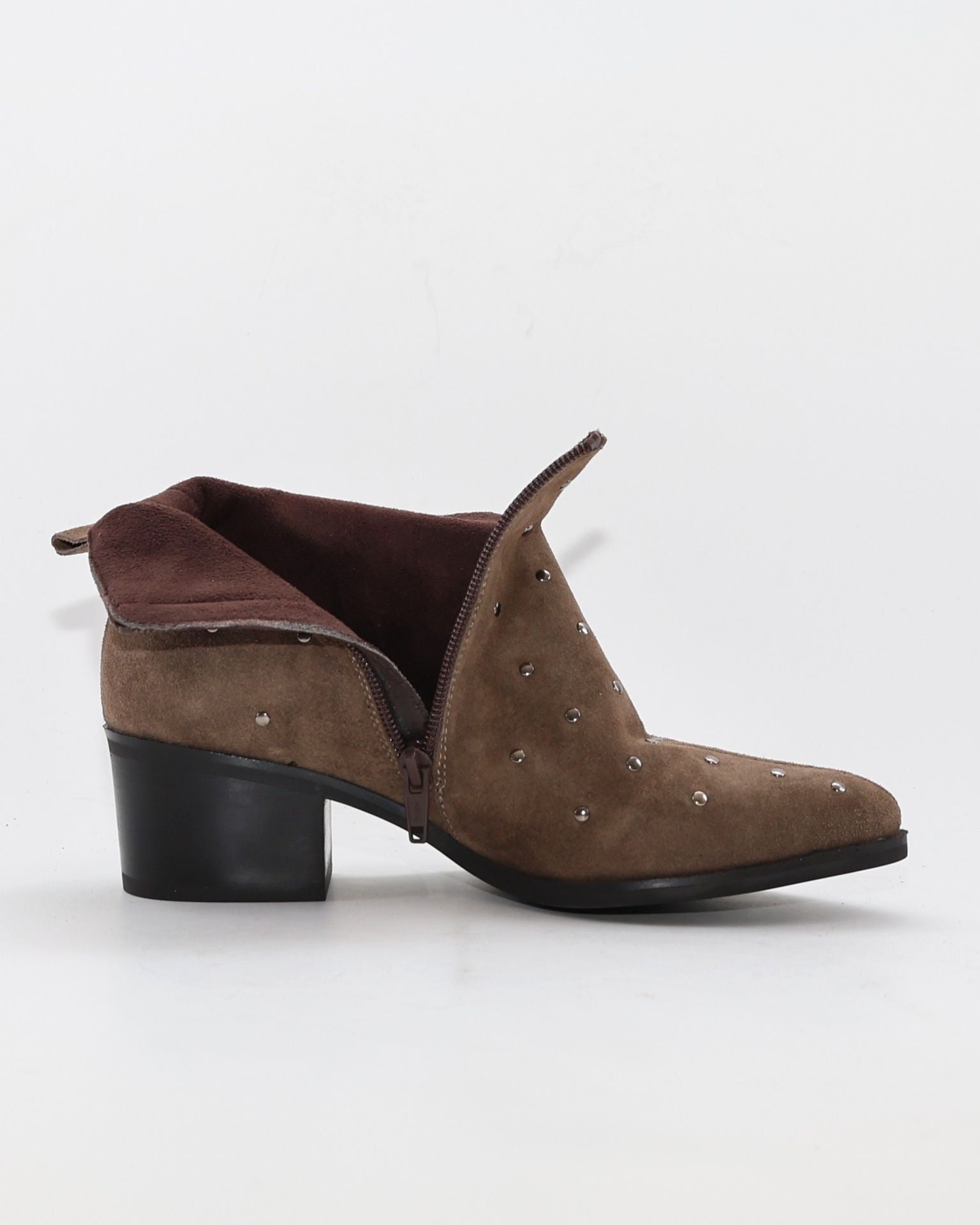 BOTIN MUJER TACON ANCHO SERRAJE TAUPE CASTOR TACHAS KAOLA 3049