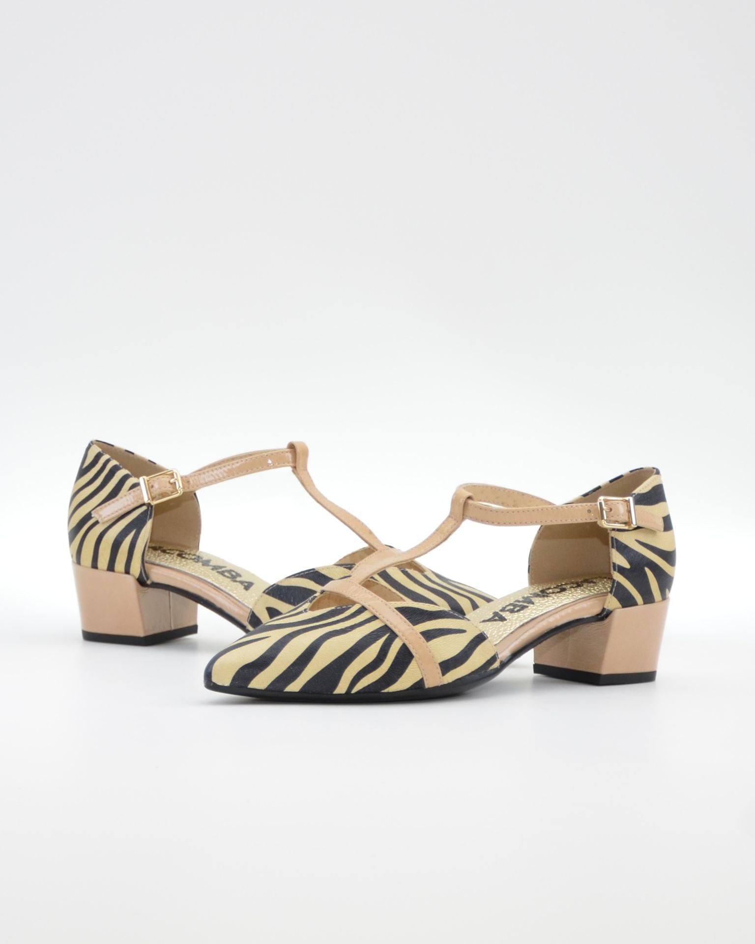 ZAPATO MUJER ABIERTO EN EL LATERAL PIEL ANIMAL PRINT CEBRA LACOMBA GERANIUM