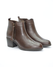 BOTIN MUJER MARRON TACON CUADRADO CREMALLERA