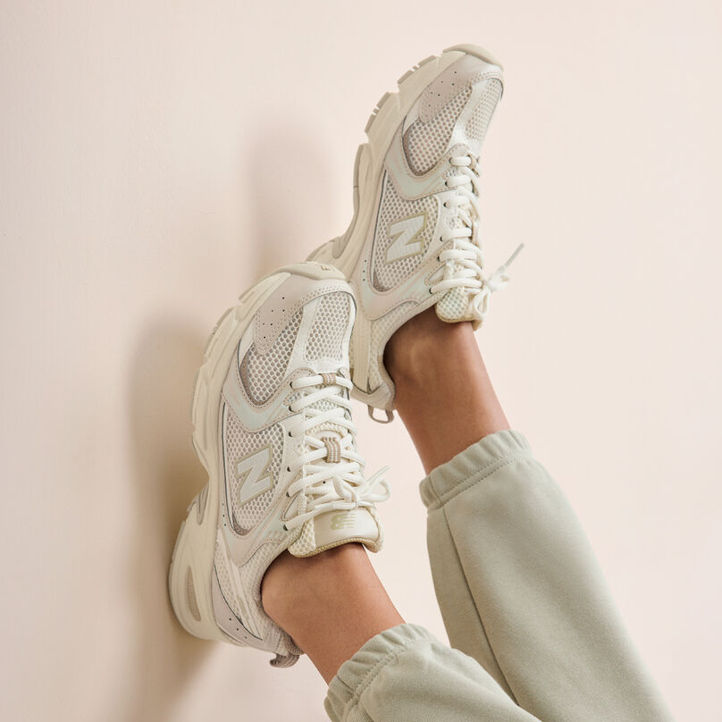 SNEAKERS MUJER NEW BALANCE MR530AA
