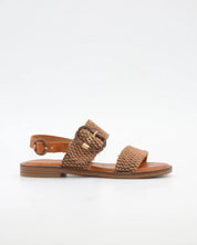 SANDALIA MUJER PLANA CAMEL CON DETALLES EN CUERDA TRENZADA CARMELA 163159