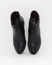 BOTIN MUJER TACON BAJO COLOR NEGRO ADORNO METALICO Y CREMALLERA TREINTAS 4619