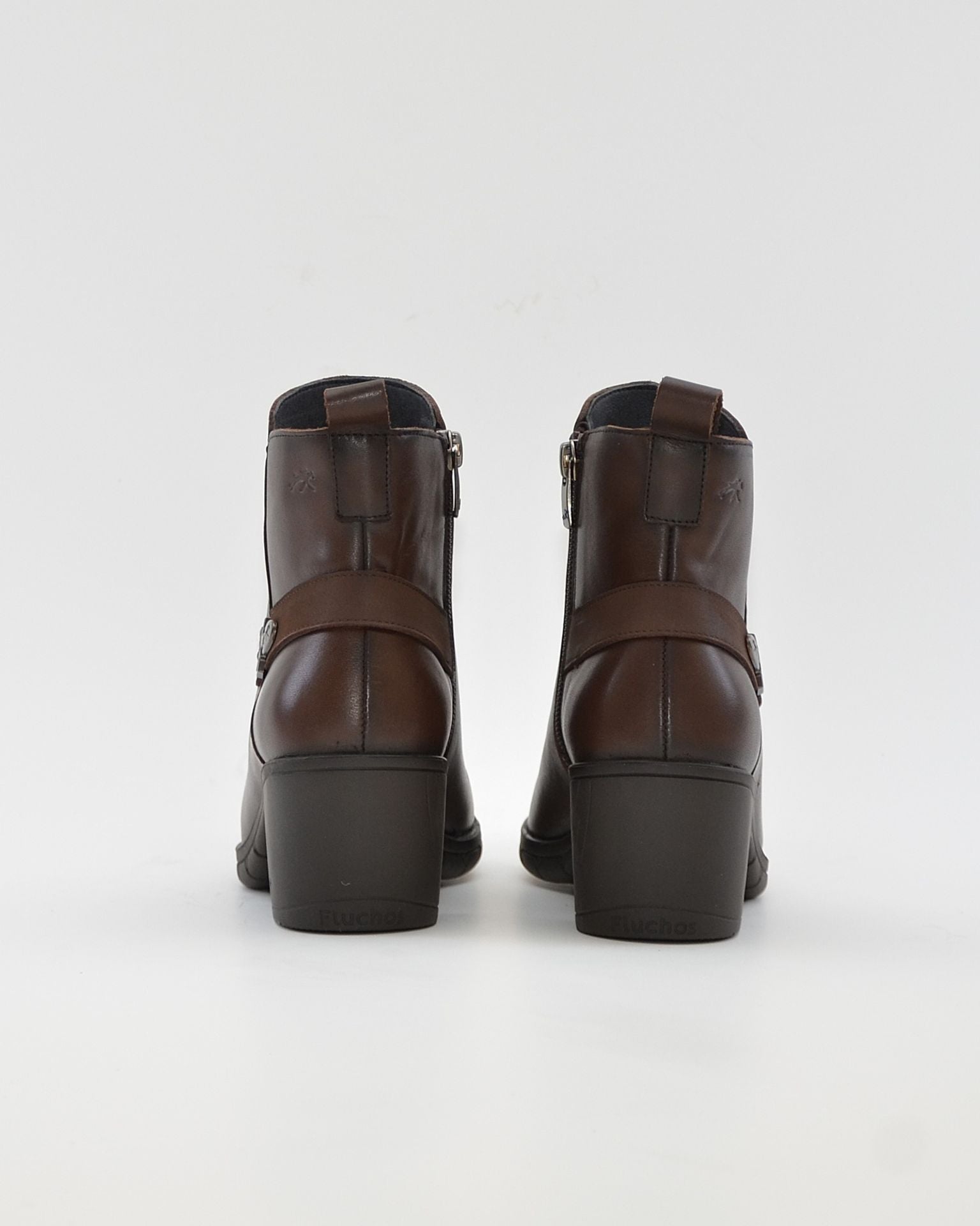 BOTIN MUJER MARRÓN TACON ANCHO FLUCHOS NYDIA F1798
