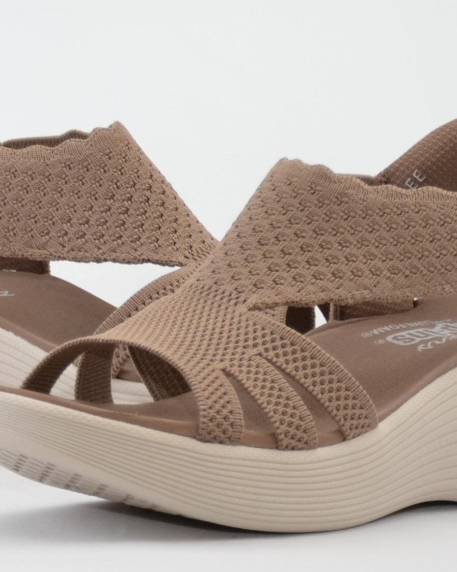 SANDALIA MUJER CUÑA SKECHERS COLOR TAUPE 120012 MOC SLIP-INS