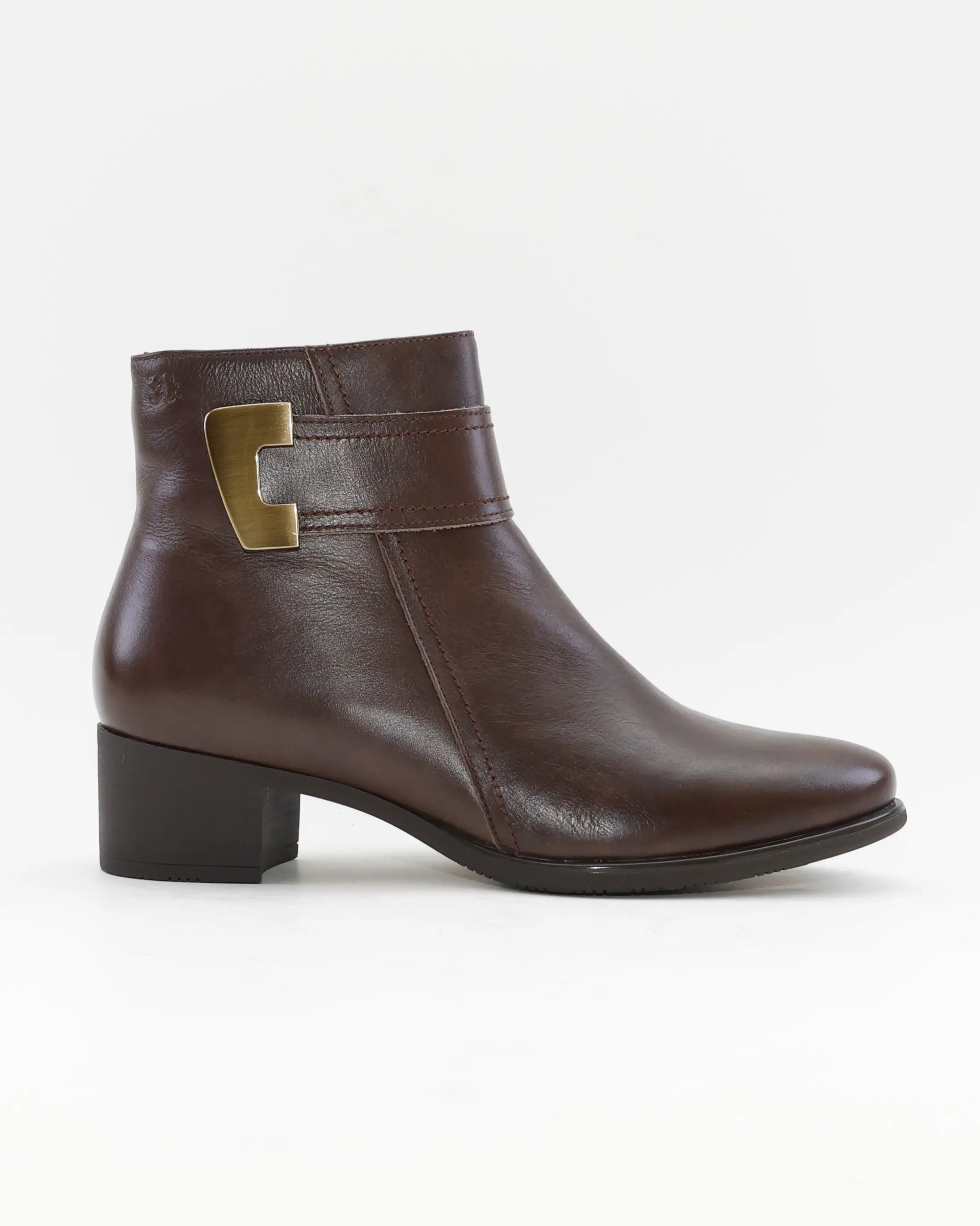 BOTIN MUJER TACON BAJO COLOR MARRON ADORNO METALICO Y CREMALLERA TREINTAS 4619