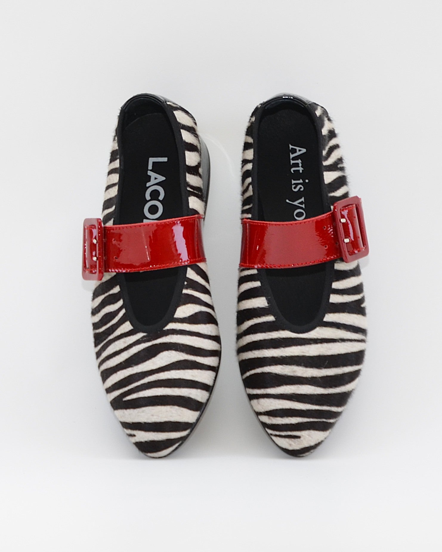 MERCEDITAS MUJER ANIMAL PRINT CEBRA CHAROL ROJO CON CORREA Y HEBILLA LACOMBA CLOVE