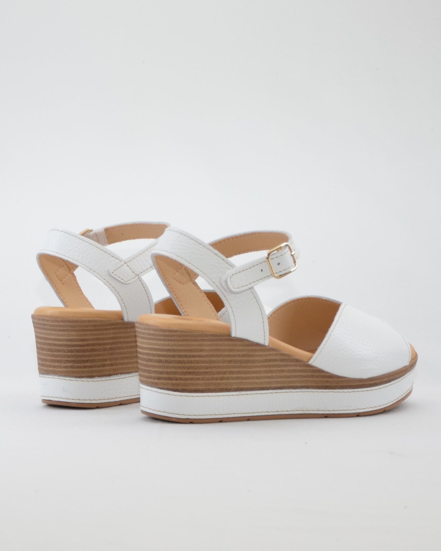 SANDALIA CUÑA BLANCA PARA MUJER CON PLANTA ACOLCHADA PITILLOS 11280