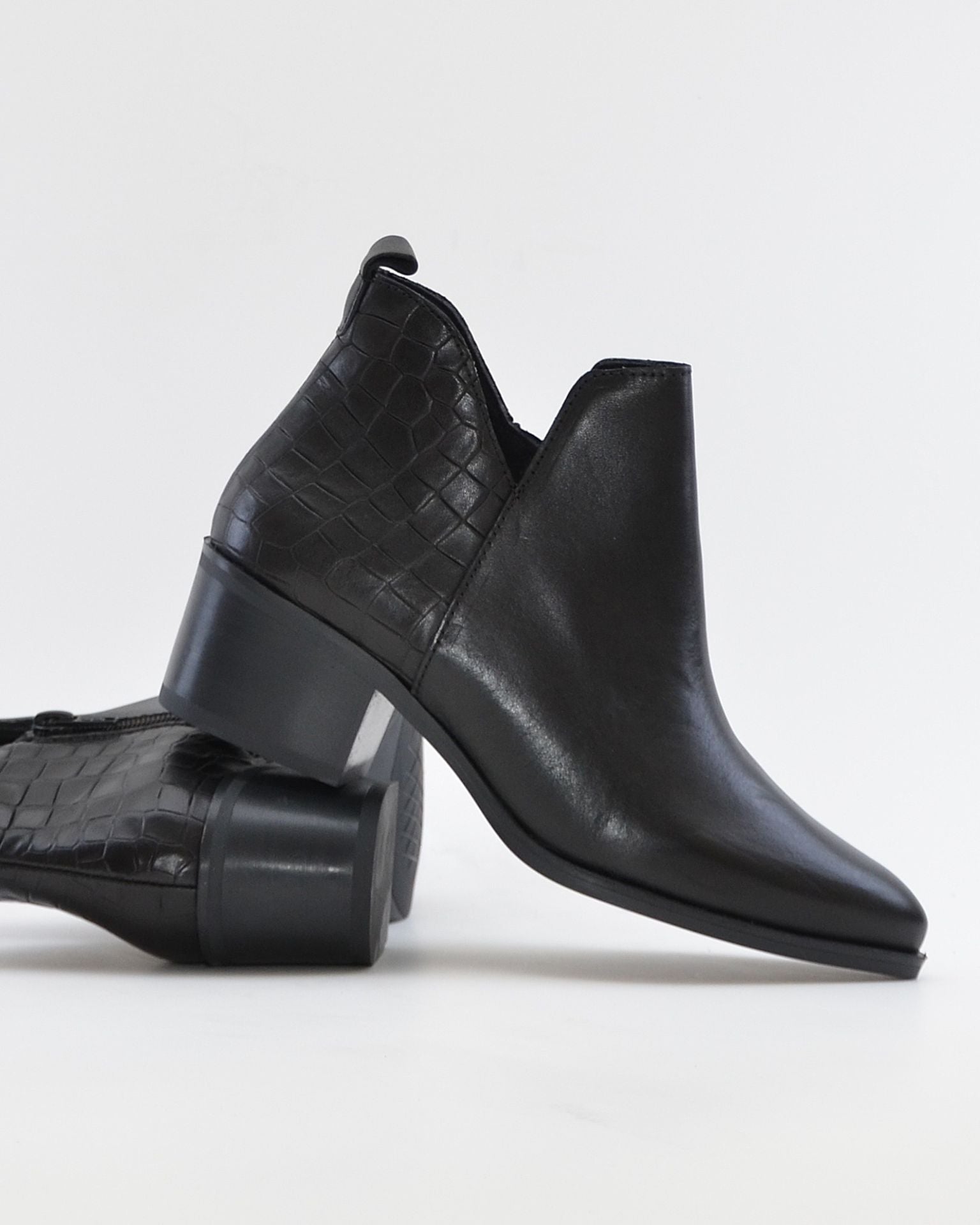 BOTIN MUJER TACON ANCHO PIEL NEGRO KAOLA 3056