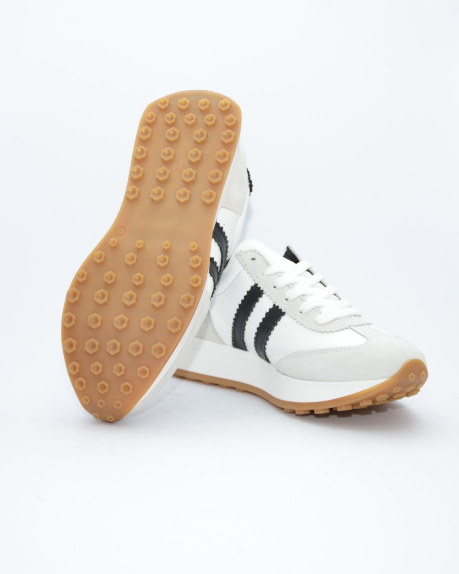 SNEAKER MUJER BLANCO TIRAS NEGRAS