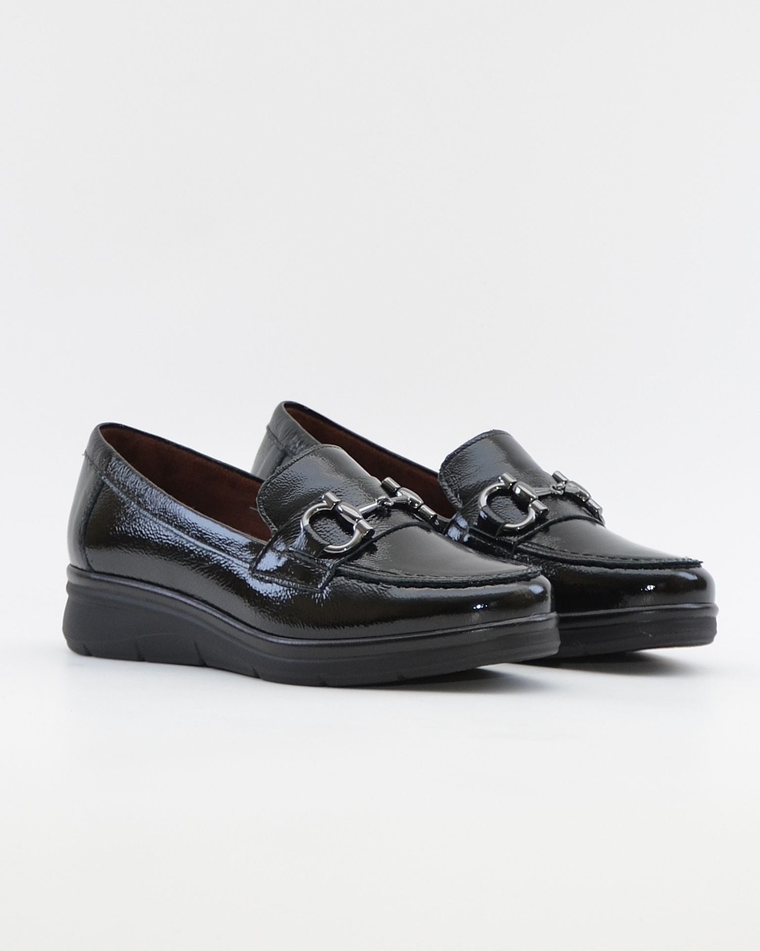ZAPATO MUJER ANCHO ESPECIAL CON PLANTILLA EXTRAIBLE CHAROL NEGRO PITILLOS 11502