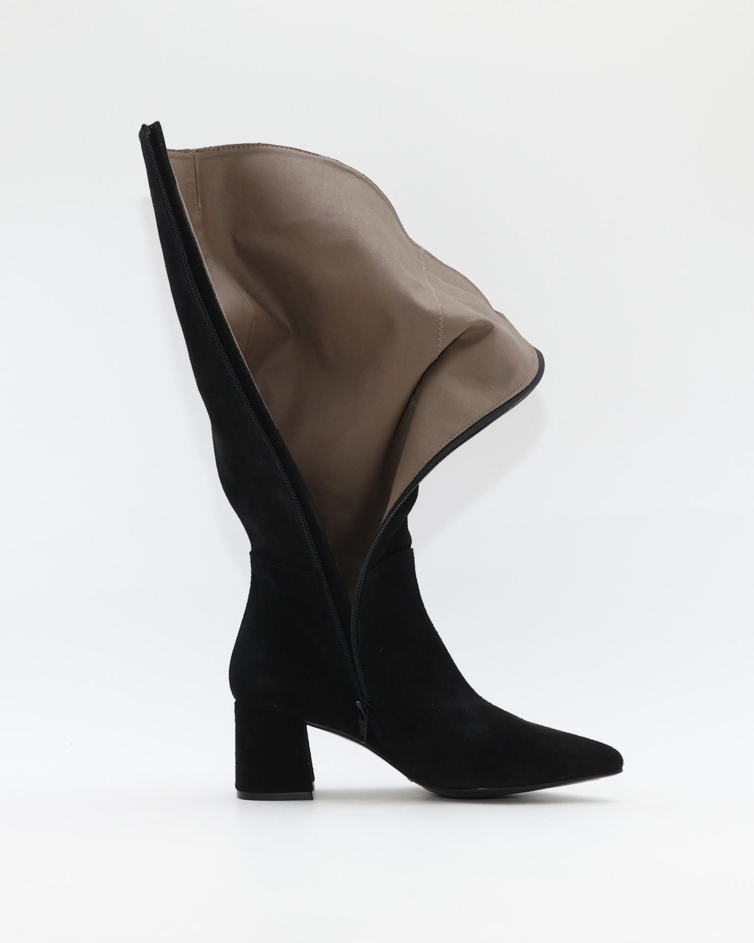 BOTA ALTA MUJER TACON ANCHO EN SERRAJE NEGRO PATRICIA MILLER 6961