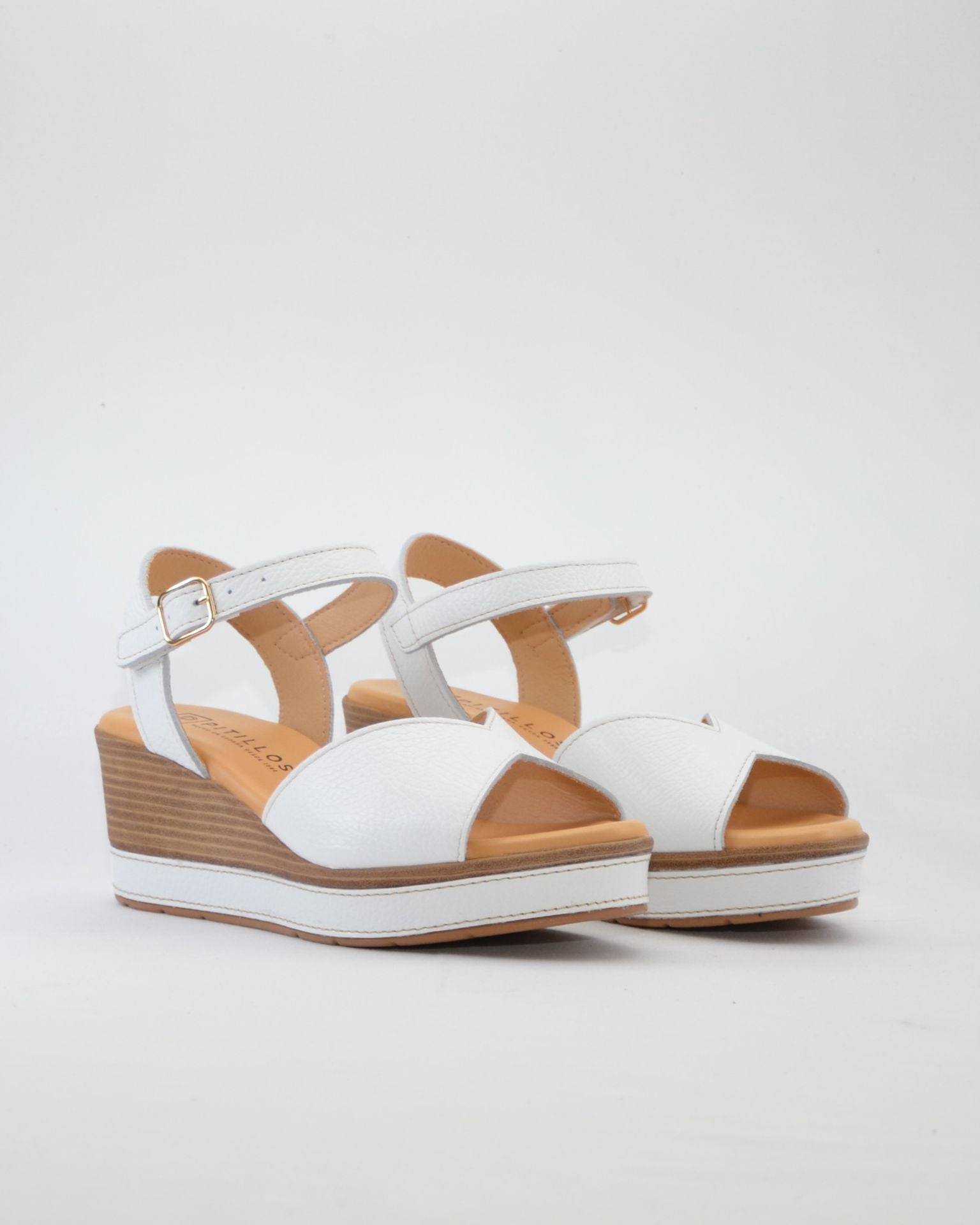 SANDALIA CUÑA BLANCA PARA MUJER CON PLANTA ACOLCHADA PITILLOS 11280