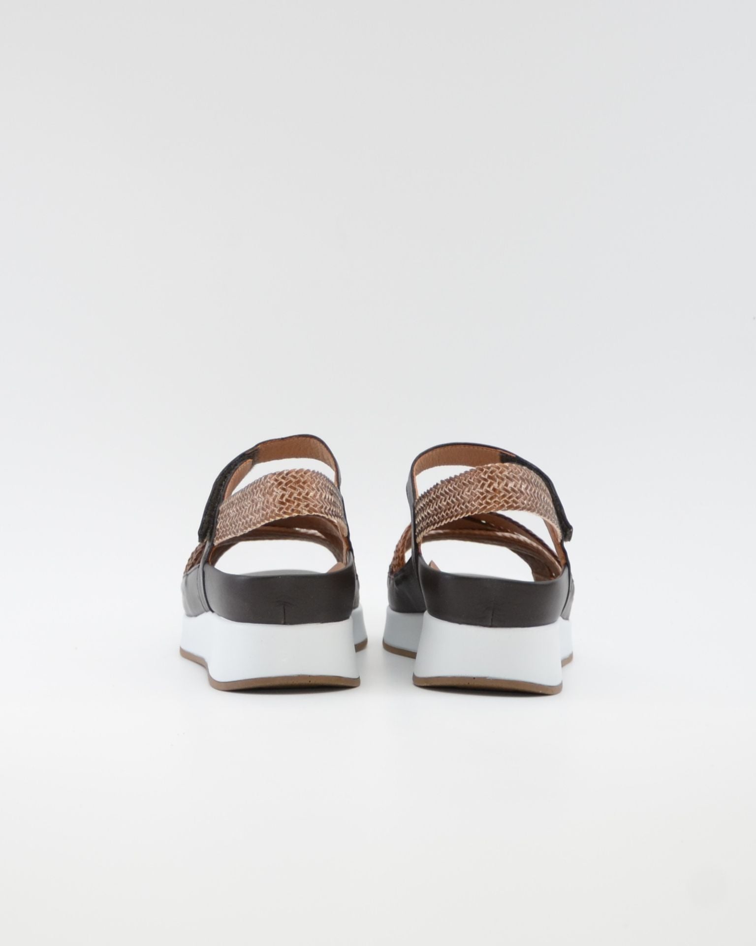 SANDALIA TRENZADA PLANTILLA EXTRAIBLE MUJER  ANCHO ESPECIAL COLOR MULTI CAOBA PIE SANTO 260425