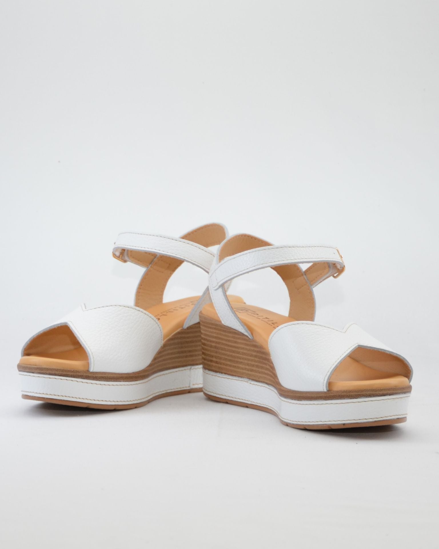 SANDALIA CUÑA BLANCA PARA MUJER CON PLANTA ACOLCHADA PITILLOS 11280