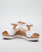 SANDALIA CUÑA BLANCA PARA MUJER CON PLANTA ACOLCHADA PITILLOS 11280