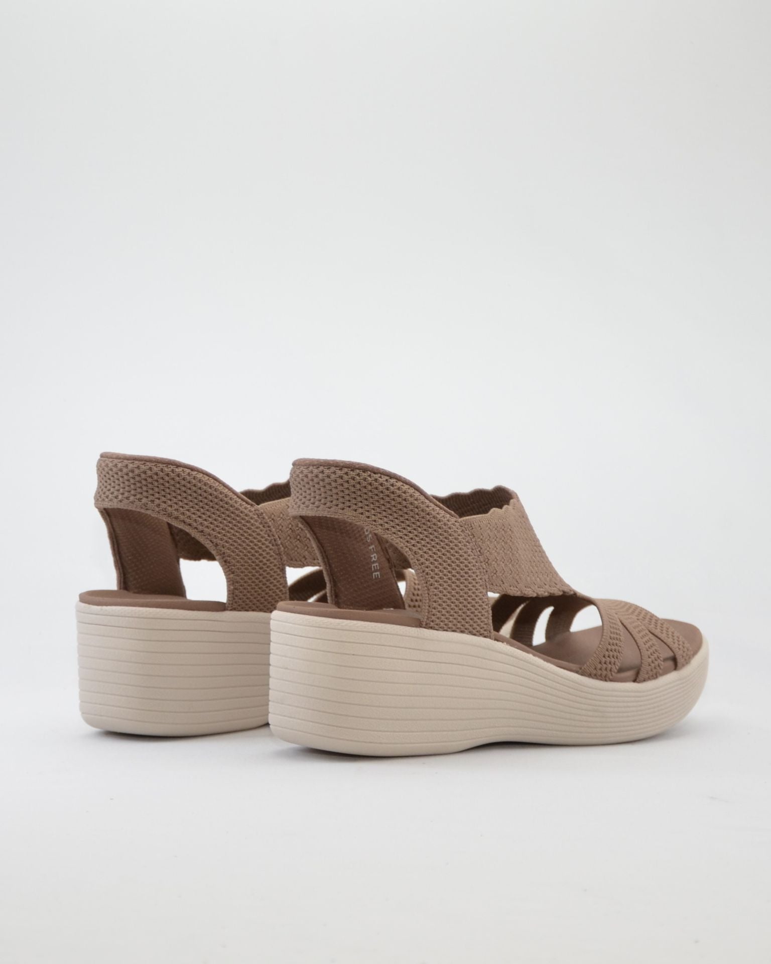 SANDALIA MUJER CUÑA SKECHERS COLOR TAUPE 120012 MOC SLIP-INS