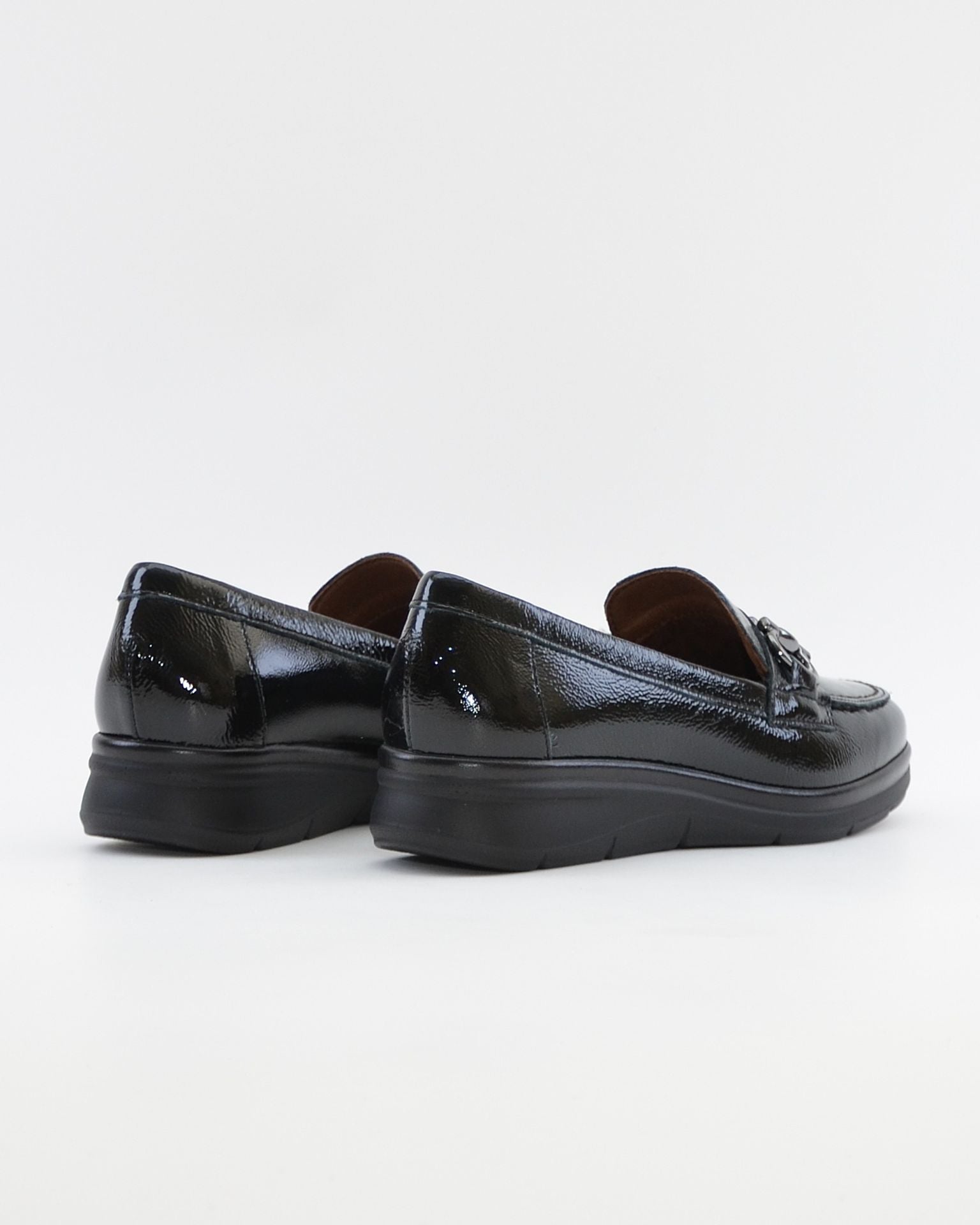 ZAPATO MUJER ANCHO ESPECIAL CON PLANTILLA EXTRAIBLE CHAROL NEGRO PITILLOS 11502