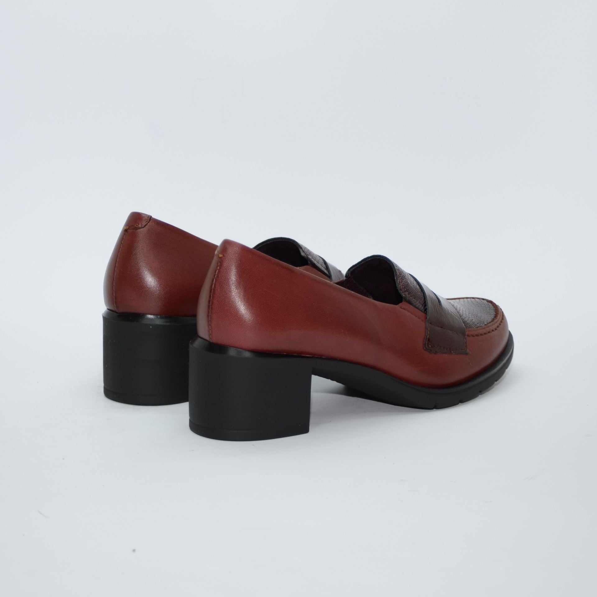 MOCASIN TACON MEDIO BURDEOS 10740