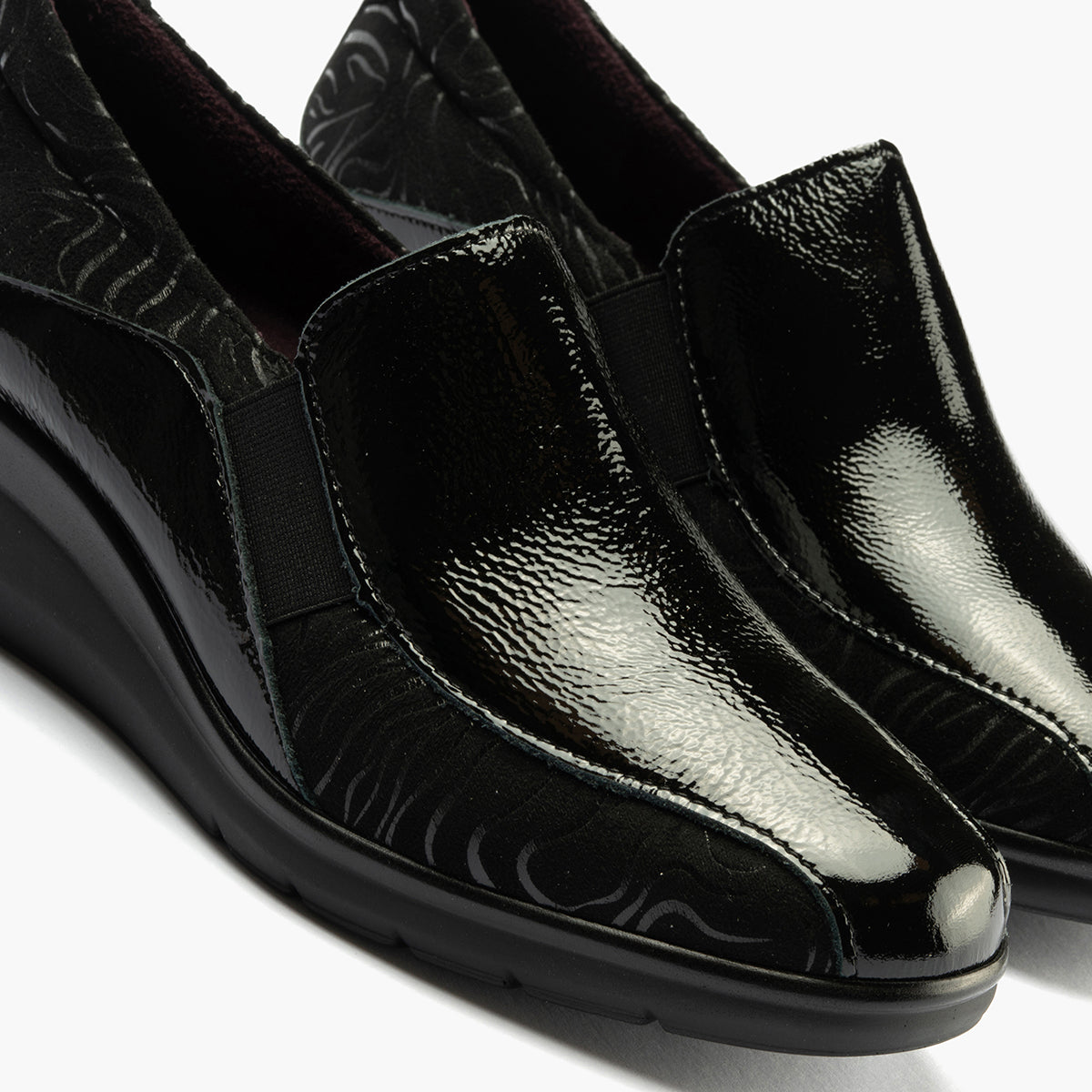 MOCASIN CUÑA ANCHO ESPECIAL NEGRO 10730