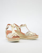 SANDALA DE CUÑA MUJER COLOR PLATINO TIRAS EN BEIGE NUDE PIKOLINOS W3Z-1836CLC1