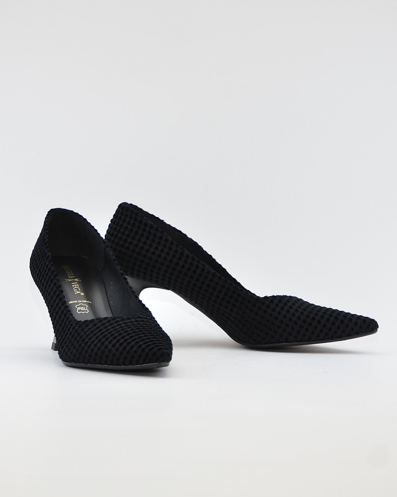 ZAPATO SALON MUJER ESTILETO COLOR NEGRO DANIELA VEGA 2333S MOIRA