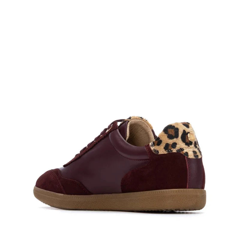 Zapatilla de mujer Burdeos plano Carmela 16264002