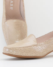 ZAPATO MOCASIN MUJER TACON BAJO COLOR BEIGE METALIZADO D CHICAS 1021 FLORES