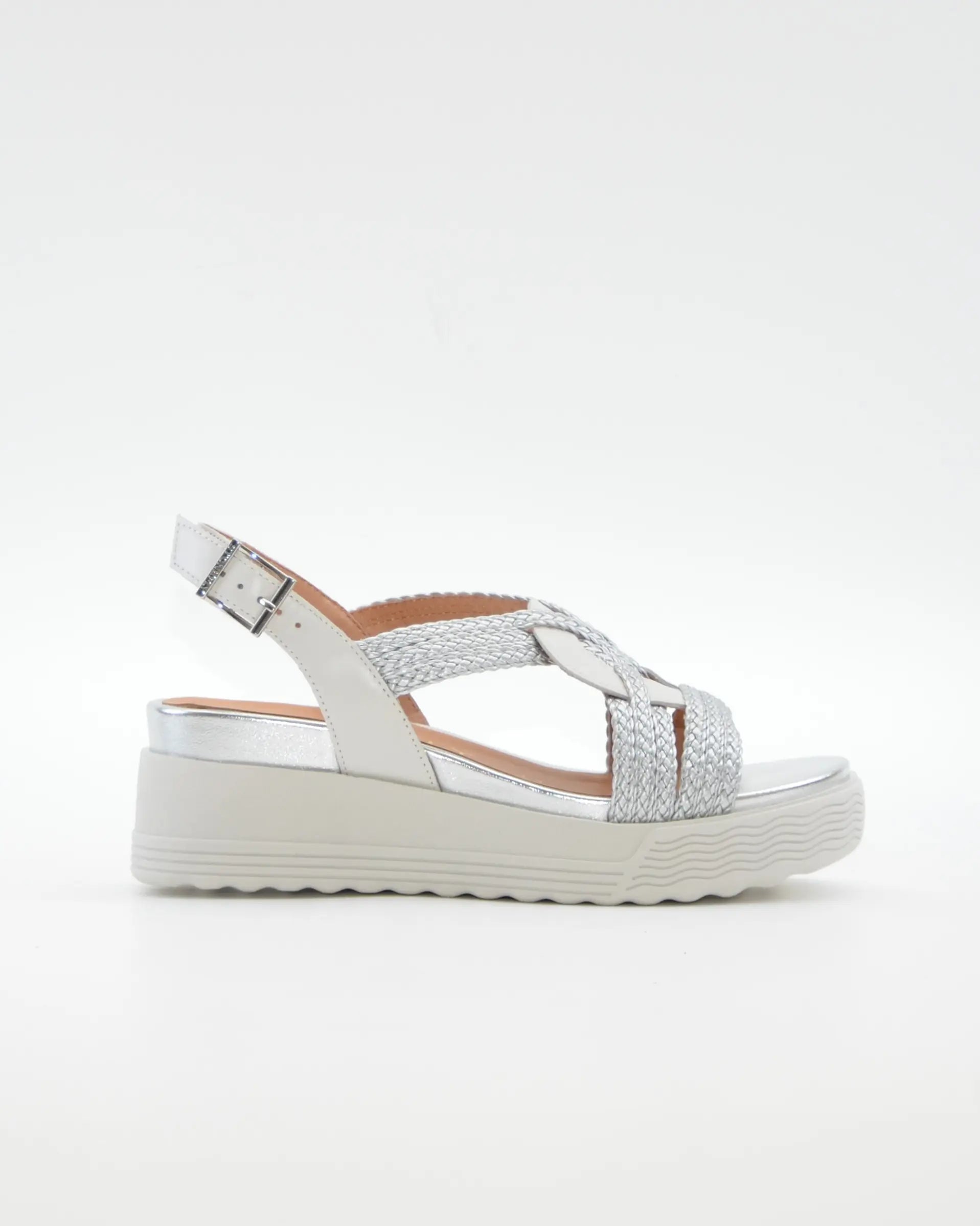 SANDALIA PLANA MUJER STONEFLY TRENZADA PLATA Y BLANCO