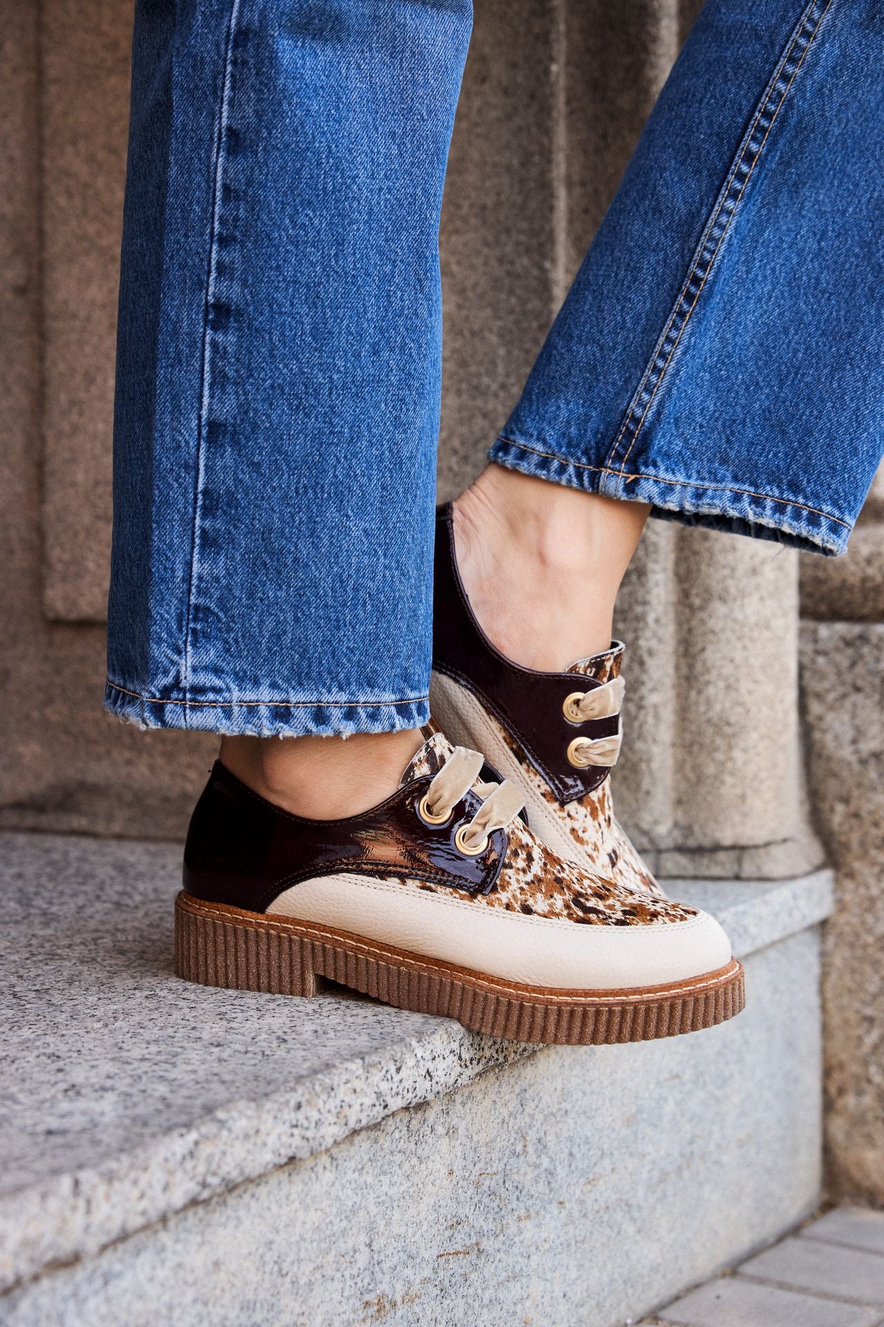 ZAPATO CORDON MUJER BEIGE CHAROL MARRON POTRO ANIMAL LACOMBA ALPINA
