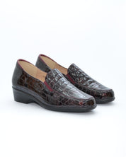 ZAPATO ANCHO ESPECIAL CHAROL COCO BURDEOS PLANTILLA EXTRAIBLE 255610-03