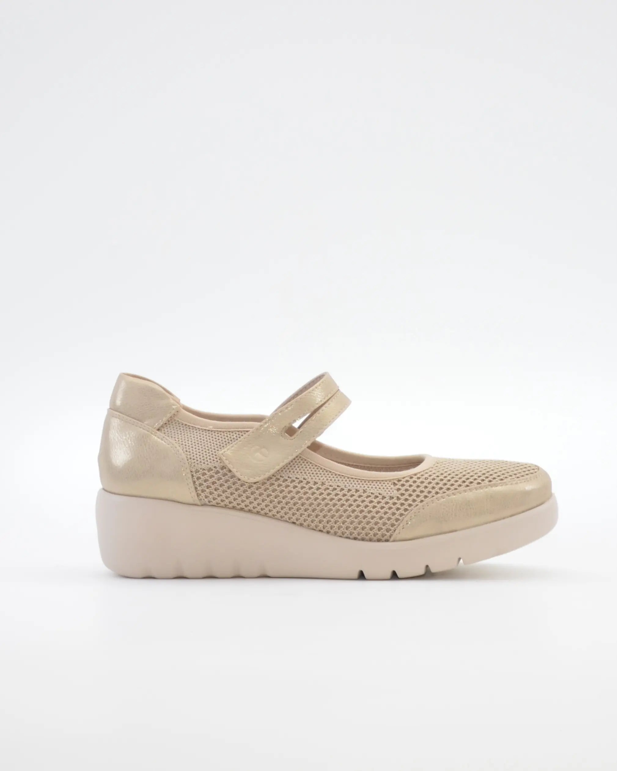 MERCEDES MUJER DE CORTE DEPORTIVO CON CUÑA Y VELCRO TREINTAS L4570 BEIGE