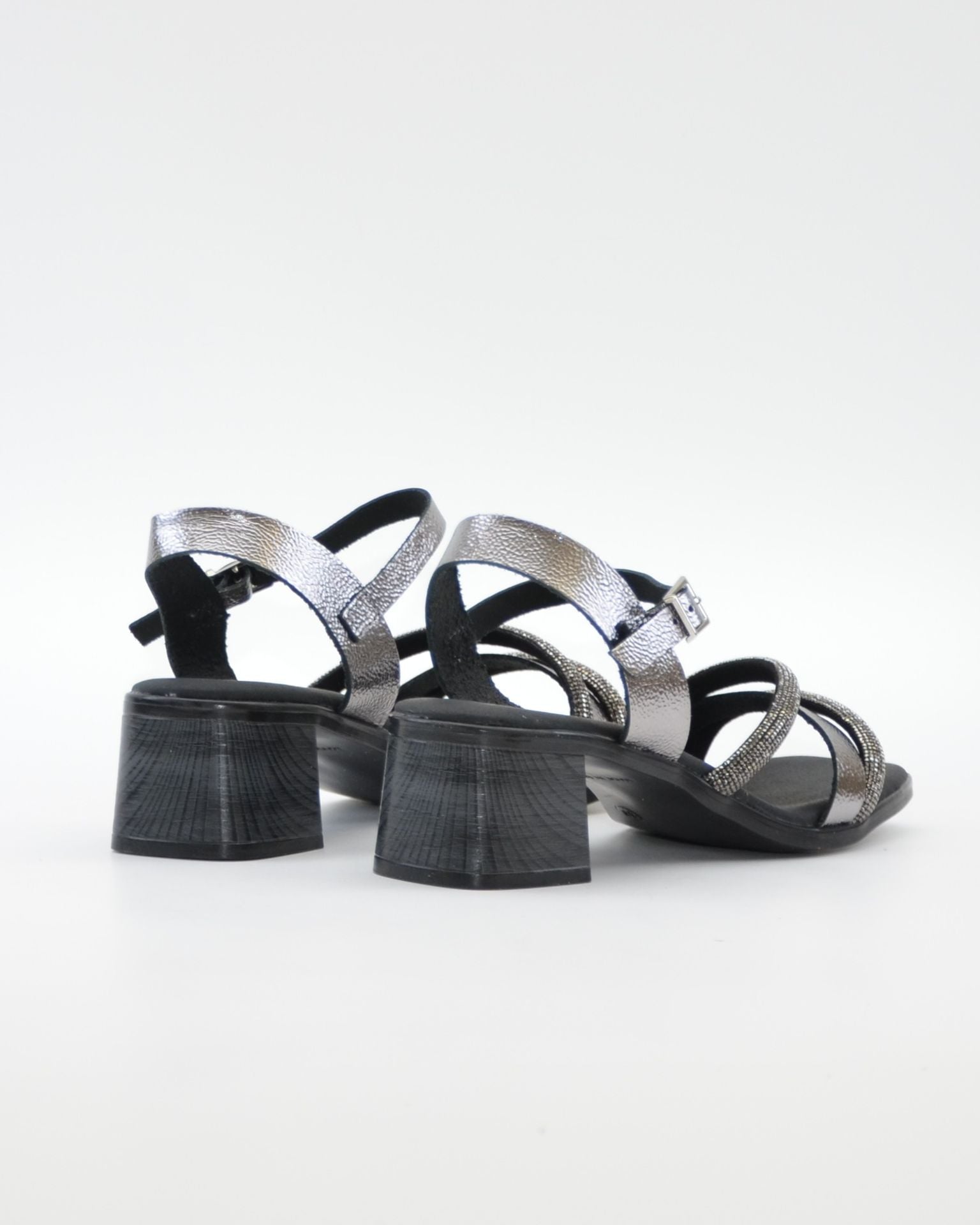 SANDALIA MUJER COLOR ACERO TACON PLANTA DE GEL OH MY SANDALS 5905