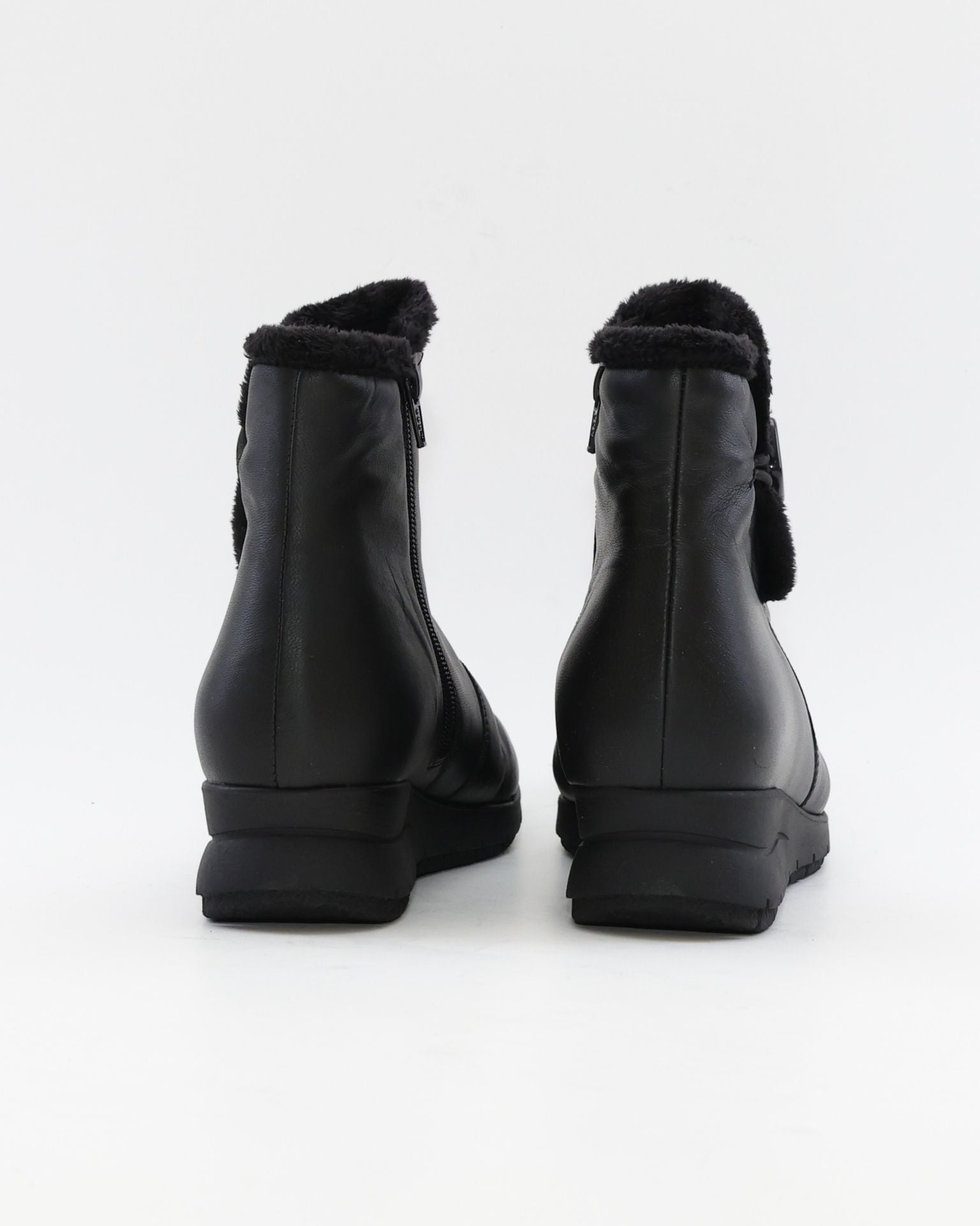 BOTINES DE MUJER CON CUÑA BAJA Y CREMALLERA COLOR NEGRO VALERIAS 2812